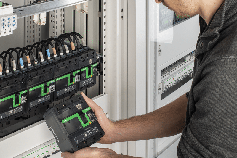Schneider Electric unveils new ComPacT moulded-case circuit breakers